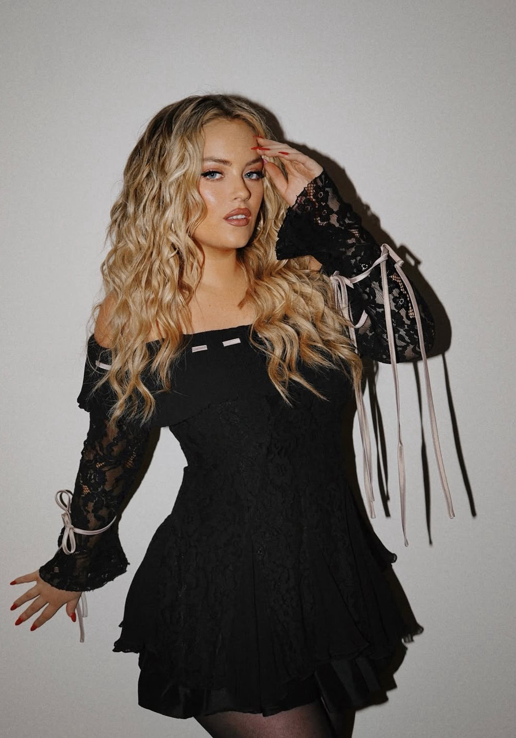 Lace Embrace mini